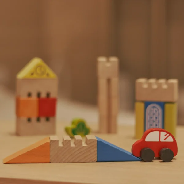 rozvyvaiuchi-dereviani-budivelni-bloky-dlia-maliukiv-14-fihur-73198867360984 Дитячі дерев'яні будівельні блоки "Місто"