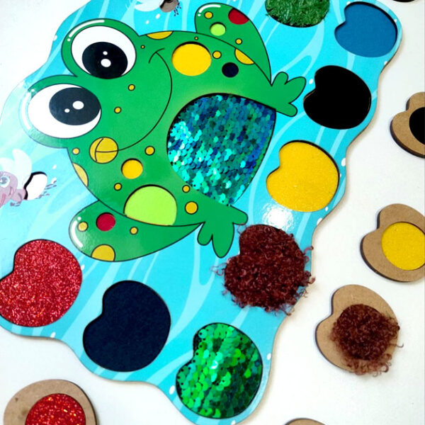 сенсорне лото жабка сенсорное лото, сенсорная игра для детей, развитие тактильности, сенсорная интеграция, тактильные игры, логические игры для малышей, деревянные развивающие игры, игры 2+, сенсорная педагогика.