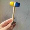 нейромолоточок жовто-синій деревяний для занятть